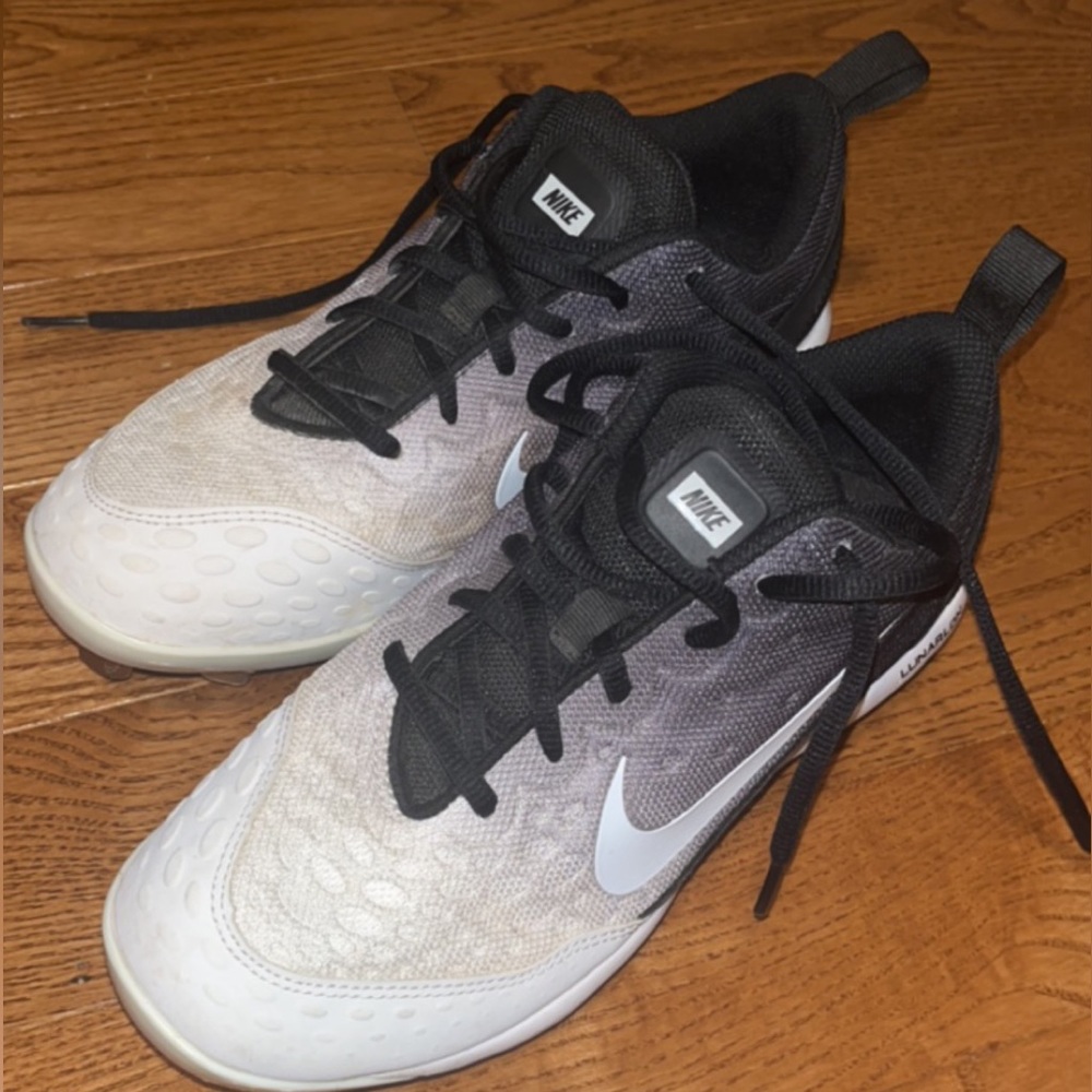 Men’s Size 8 Nike Hyper Diamond Baseball Cleats